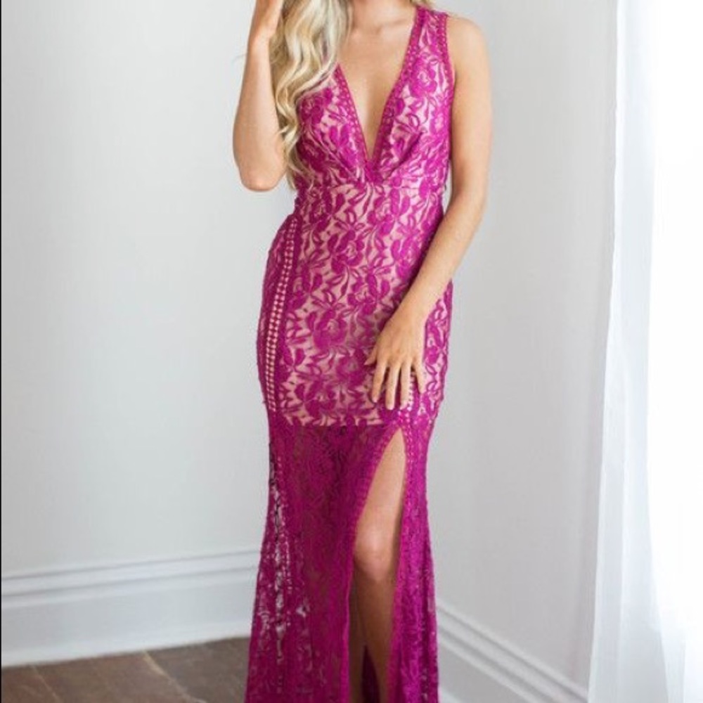 NWT Size Medium Pink Lilly Lace Maxi Dress Magenta
